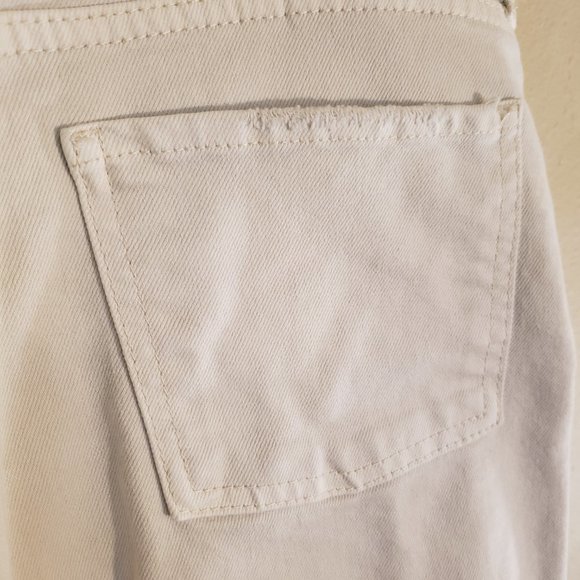 Kut from the Kloth Jane High Rise Distressed White Denim Short size 10 - Picture 5 of 11